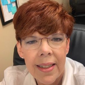 Meet your Posher, Dana